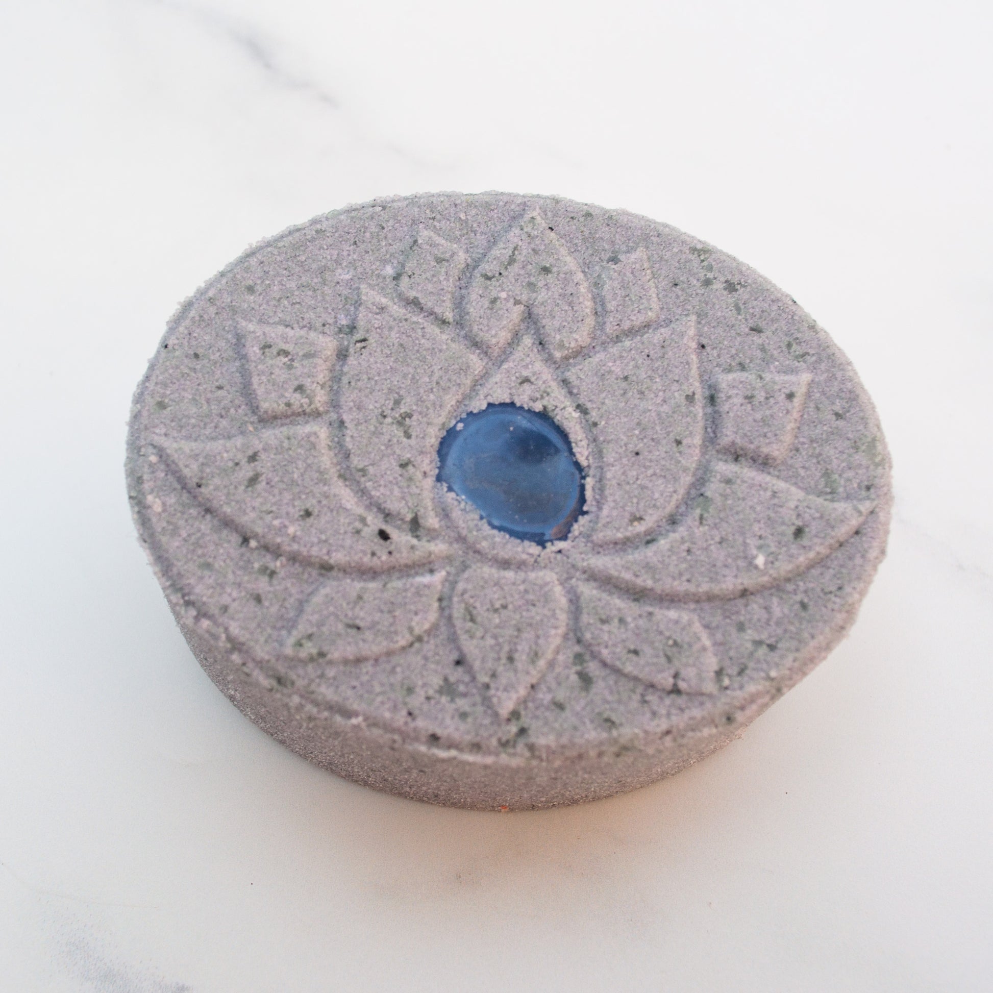 throat healing chakra bath bomb with blue lace agate crystal