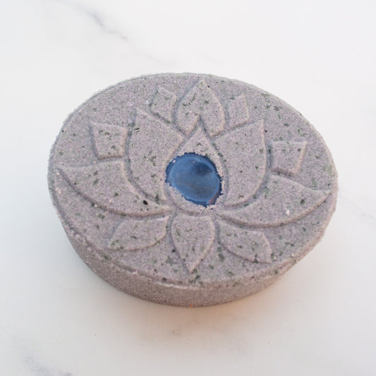 throat healing chakra bath bomb with blue lace agate crystal